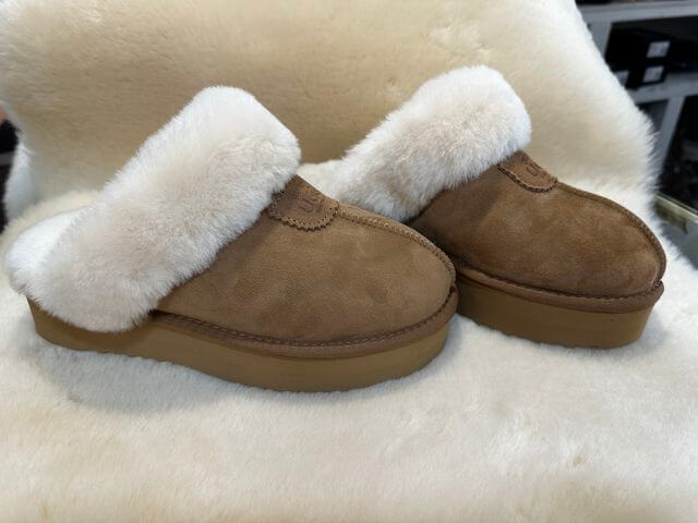 Sheepskin Footwear Image - 63